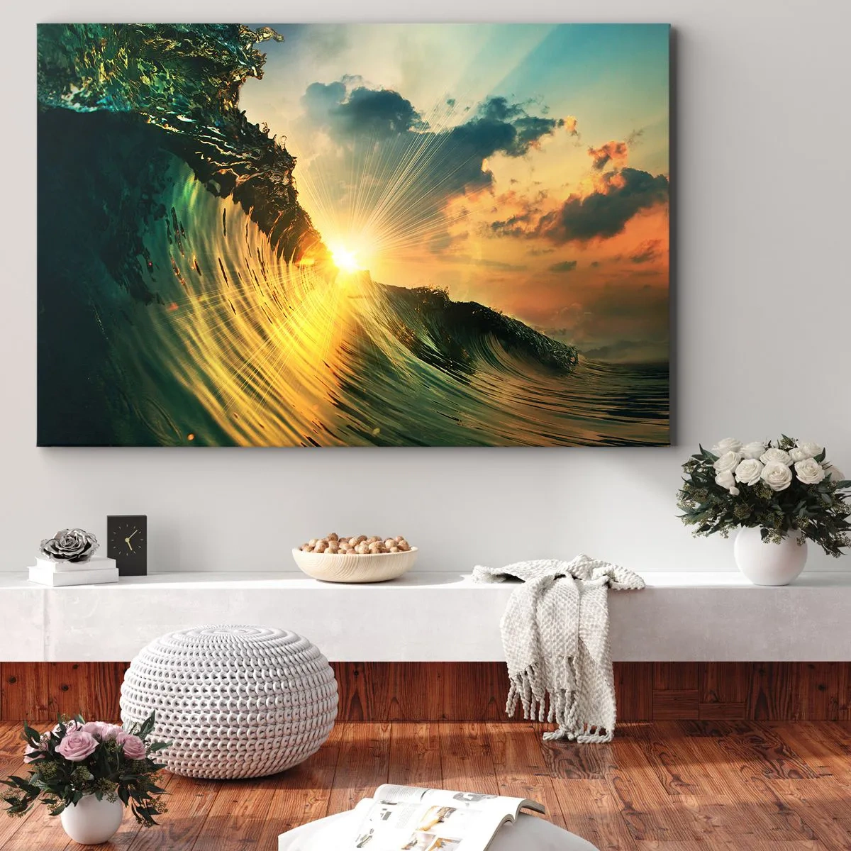 Canvastavla - Bild på duk - En våg med den nedgående solen och upplysta moln - 70x50cm - Surfare, var är du? - Modern väggdekoration för vardagsrum och sovrum ARTTOR