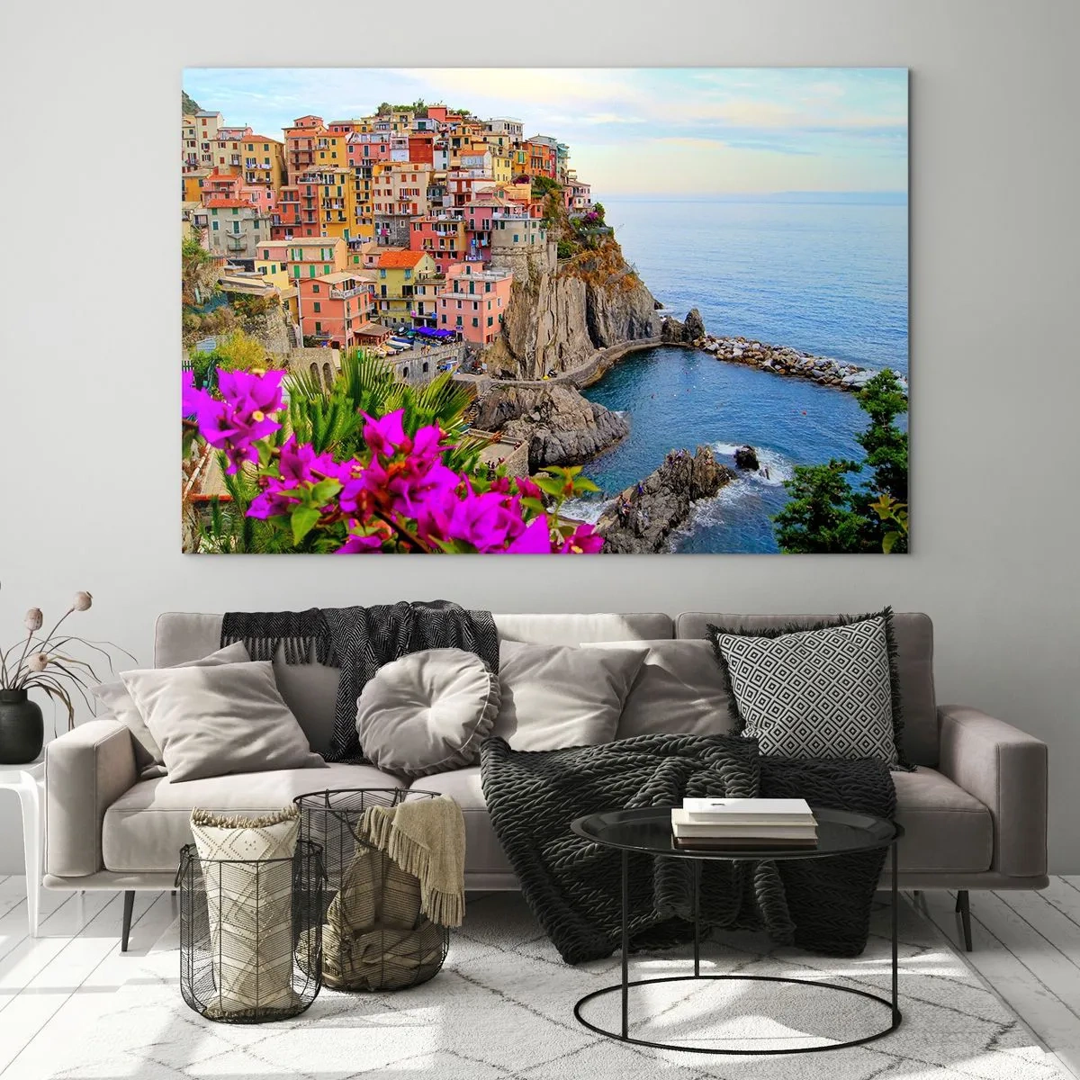 Glastavla - Bild på glas - Färgglada hus på en klippa med utsikt över havet - 70x50cm - Skrattande stad - Modern väggdekoration för vardagsrum och sovrum ARTTOR