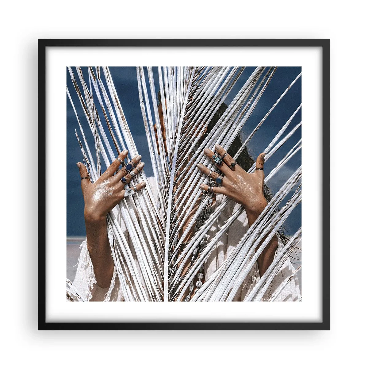 Affisch i svart ram - Schamanens flickvän? - 50x50 cm