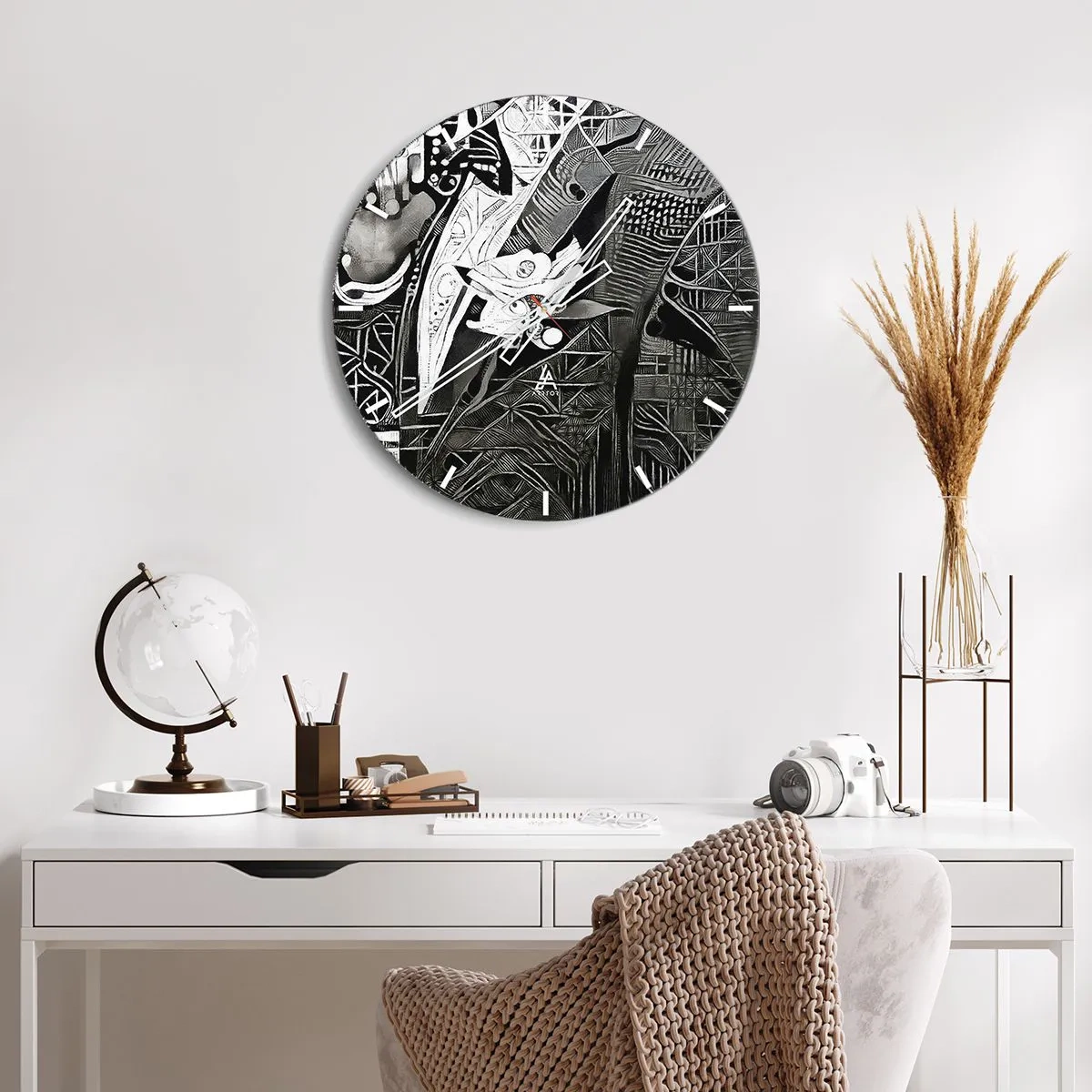 Väggklocka - Klocka på glas - Svartvit abstraktion med komplexa geometriska mönster - 30x30cm - Gråmänniska? - Modern väggdekoration för vardagsrum, kök och sovrum ARTTOR