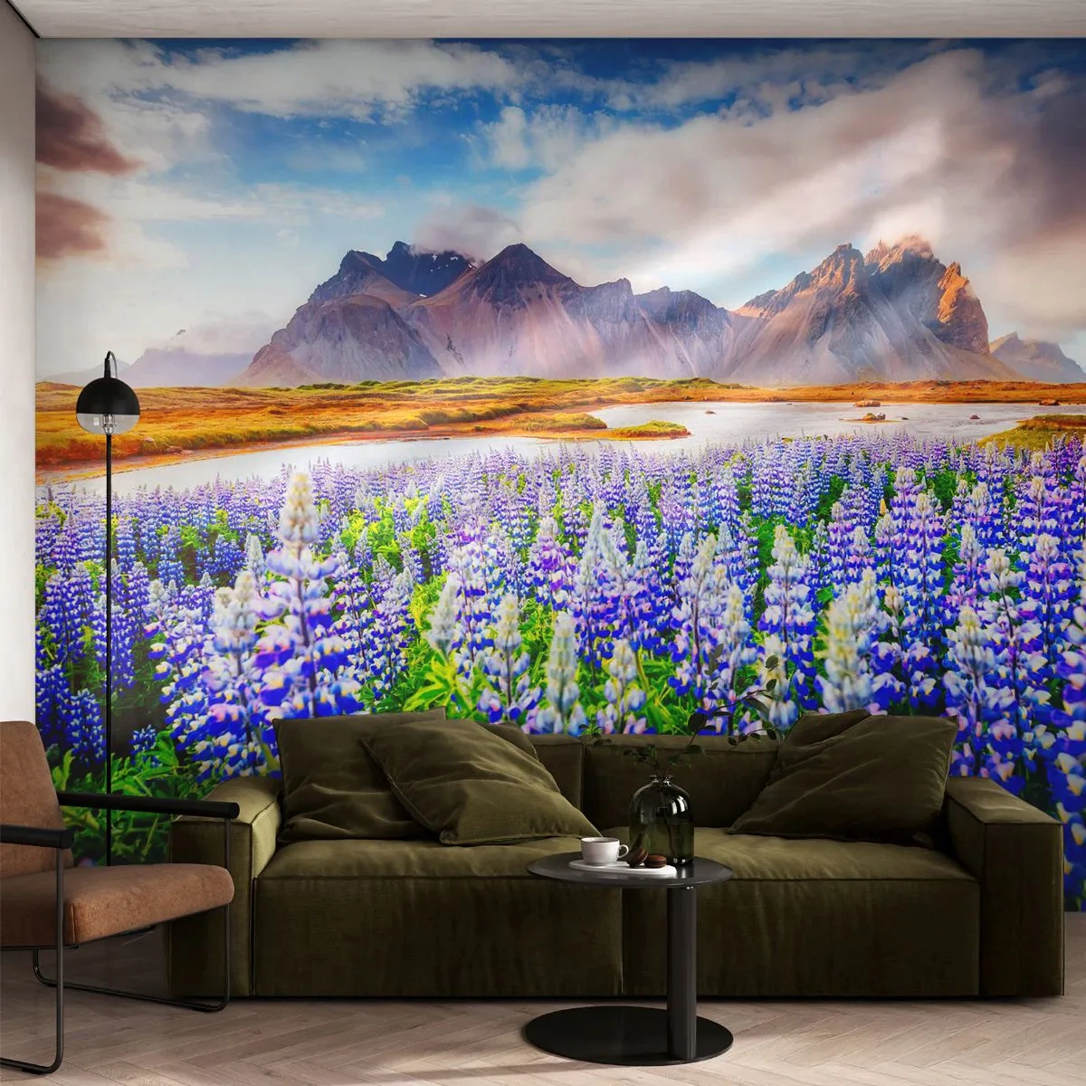 Fototapet Premium Canvas - Styrka och stränghet bredvid mildhet - Landskap, Berg, Blommor - 250x175 cm