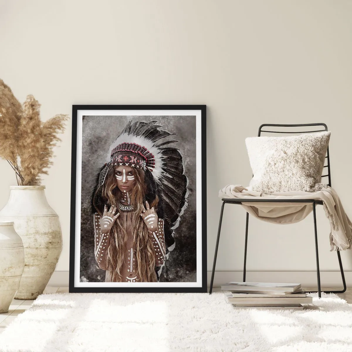 Affisch i svart ram - En kvinna i en befjädrad huvudbonad med vita kroppsmålningar - 50x70cm - Hemlighet av stammens styrka - Modern väggdekoration för vardagsrum och sovrum ARTTOR