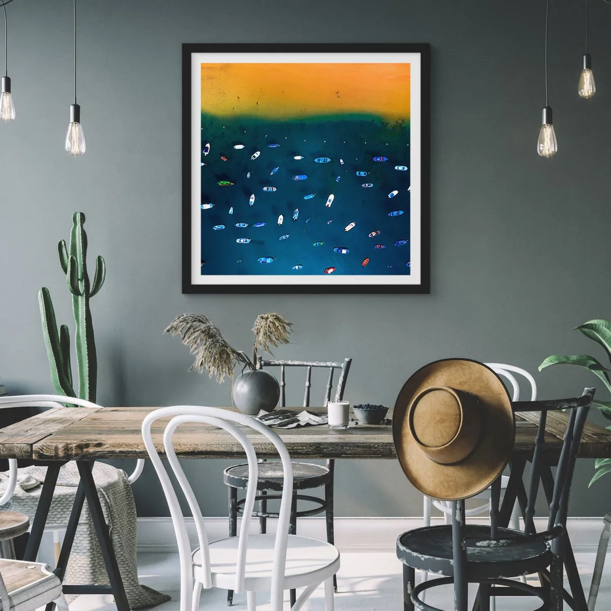 Affisch i svart ram - Ett semesterspel - 40x40 cm