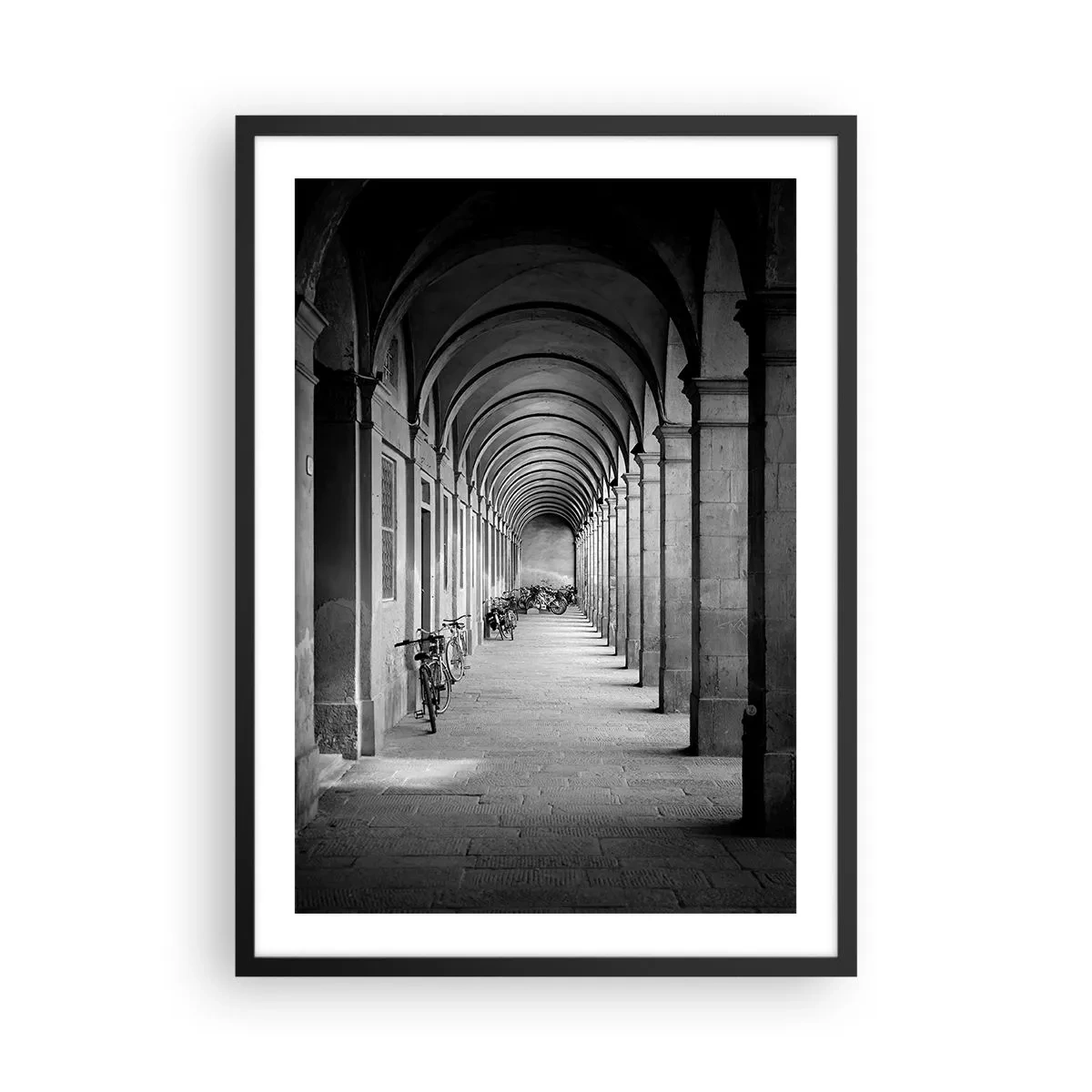 Affisch i svart ram - Svartvit arkitektur av arkaderna - 50x70cm - Under en arkadhall - Modern väggdekoration för vardagsrum och sovrum ARTTOR