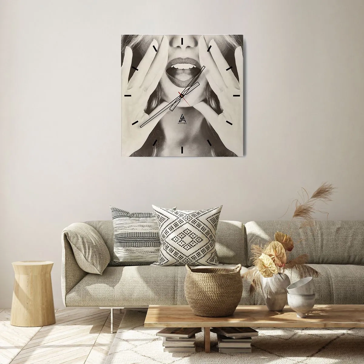 Väggklocka - Klocka på glas - Jag kommer! - 40x40 cm