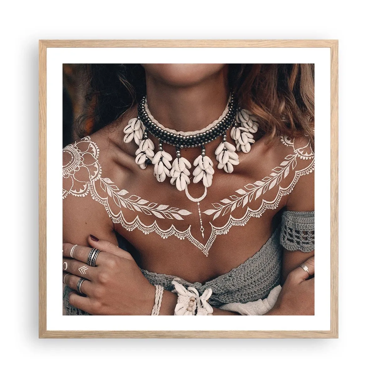 Affisch i ram av ljusek - Kvinnlighetens talismaner, ritualer - 60x60 cm