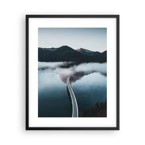 Affisch i svart ram - Över ett vatten som är så slätt som en spegel - 40x50 cm