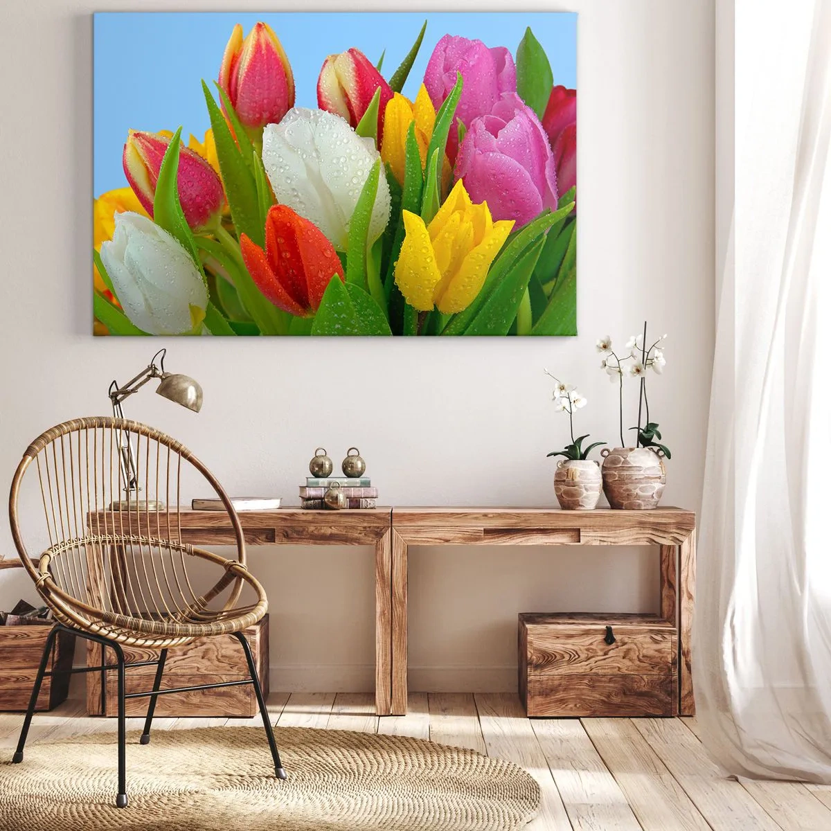Canvastavla - Bild på duk - Färgglada tulpaner täckta med daggdroppar på en blå bakgrund - 70x50cm - blommig regnbåge i daggdroppar - Modern väggdekoration för vardagsrum och sovrum ARTTOR