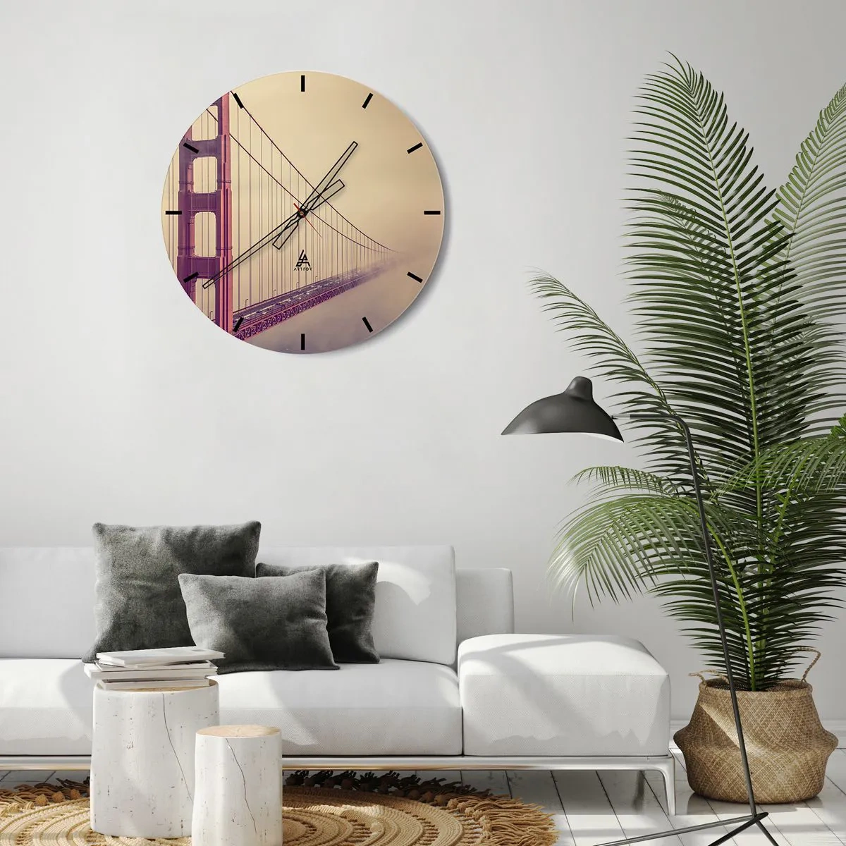 Väggklocka - Klocka på glas - Golden Gate-bron i den dimmiga bakgrunden - 30x30cm - Mellan himlen och jorden - Modern väggdekoration för vardagsrum, kök och sovrum ARTTOR