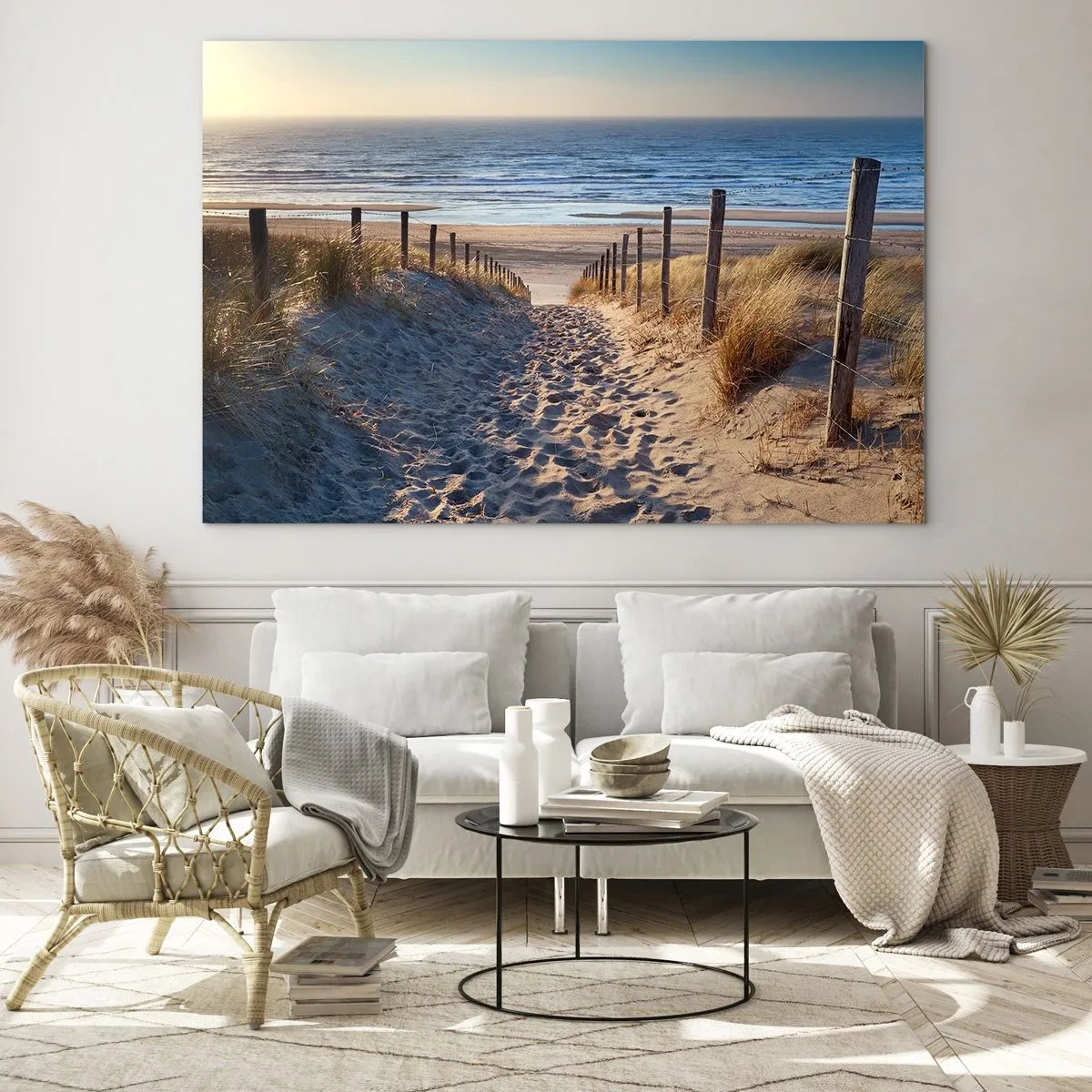 Glastavla - Bild på glas - En stig genom sanddynerna som leder till en strand med ett lugnt hav - 70x50cm - Havets brus, fågelsång, tom strand bland träden - Modern väggdekoration för vardagsrum och sovrum ARTTOR