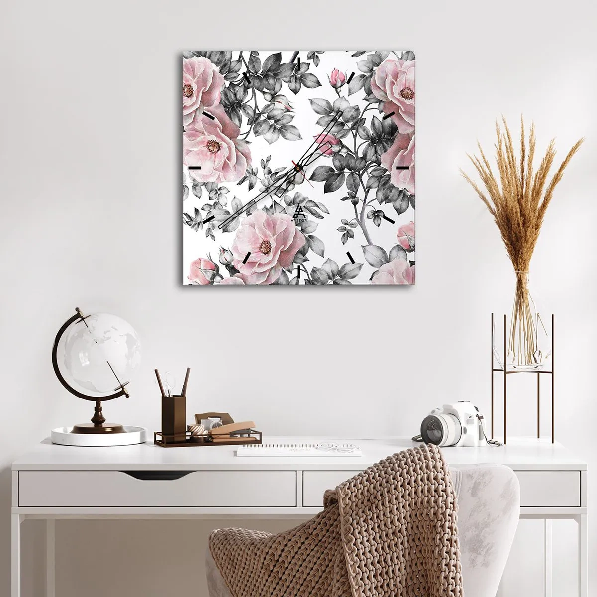 Väggklocka - Klocka på glas - Tappa sig i rosblommorna - 30x30 cm