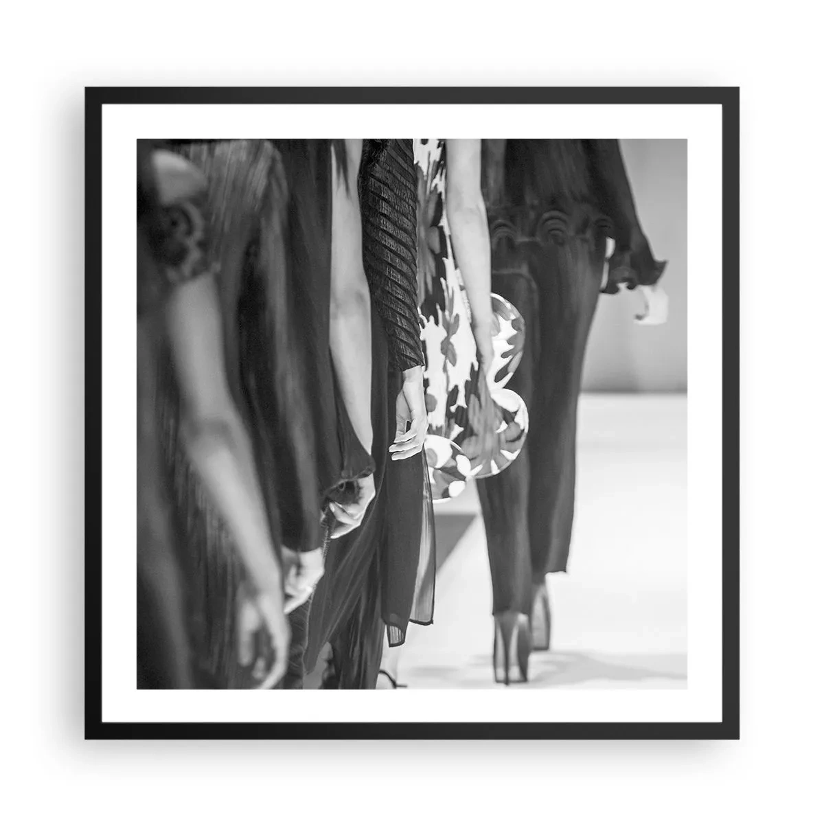 Affisch i svart ram - En elegant parad - 60x60 cm