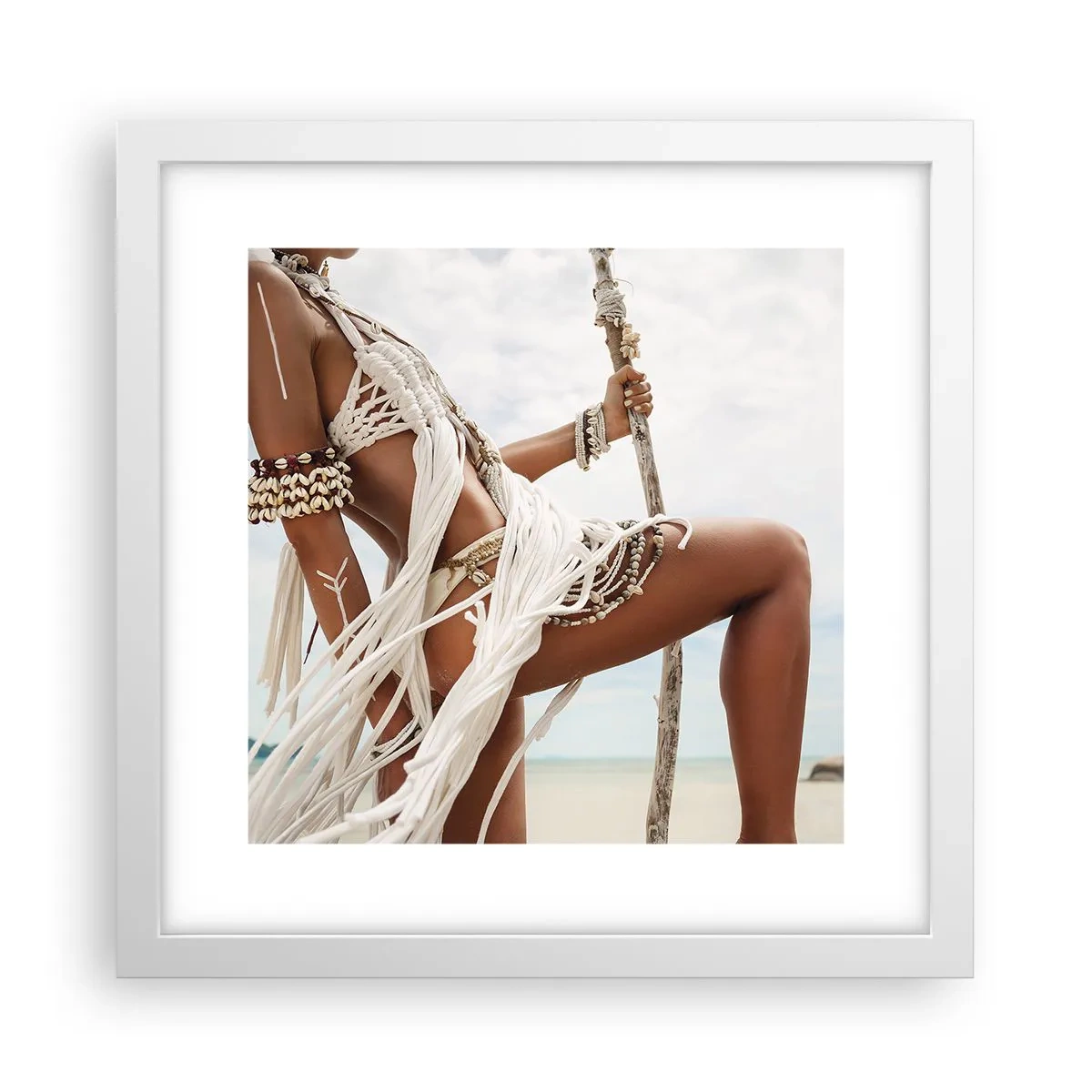 Affisch i vit ram - Solens prästinna - 30x30 cm