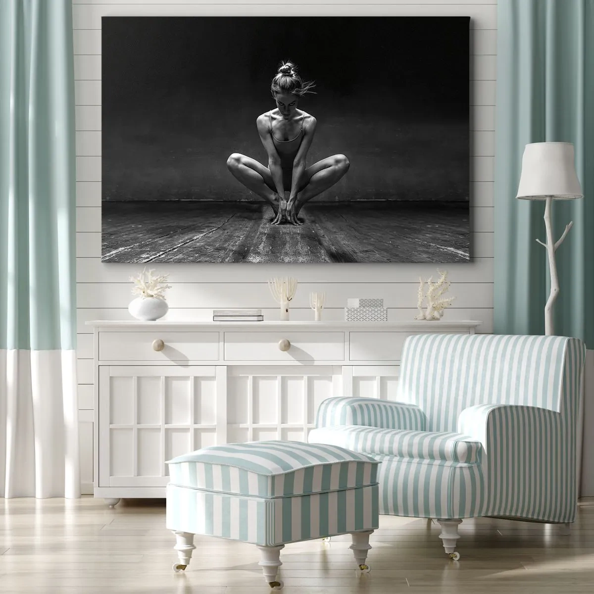 Canvastavla - Bild på duk - Ett svartvitt porträtt av en dansare i full koncentration. - 70x50cm - Koncentrerad dansenergi - Modern väggdekoration för vardagsrum och sovrum ARTTOR