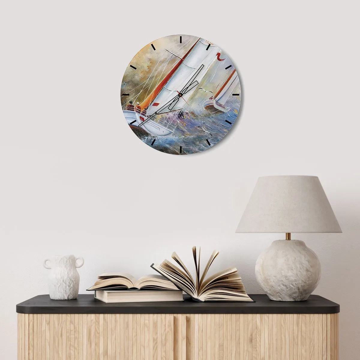 Väggklocka - Klocka på glas - Segelbåtar på ett stormigt hav i ett konstnärligt tillvägagångssätt - 30x30cm - Springande på vågorna - Modern väggdekoration för vardagsrum, kök och sovrum ARTTOR