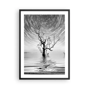 Affisch i svart ram - Stjärnan virvlar över ett ensamt träd i vattnet - 50x70cm - Naturens symfoni - Modern väggdekoration för vardagsrum och sovrum ARTTOR