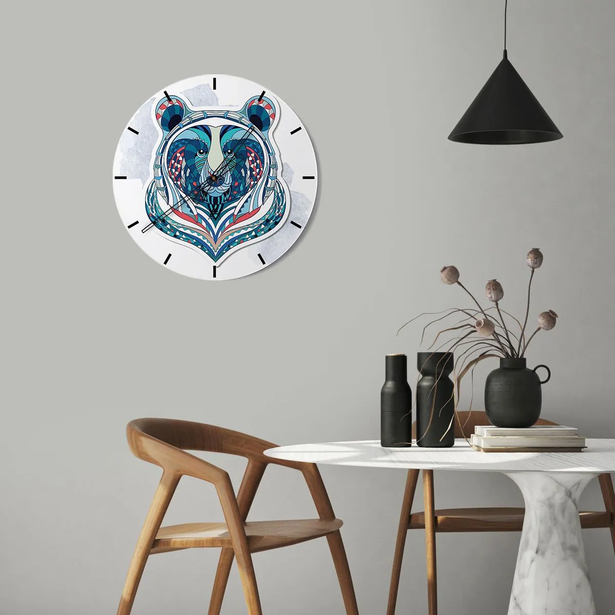 Väggklocka - Klocka på glas - Färgglad björn i geometrisk stil på en vit bakgrund - 30x30cm - Eviva Grönland! - Modern väggdekoration för vardagsrum, kök och sovrum ARTTOR