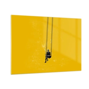 Glastavla - Bild på glas - En figur på en gunga som hänger mot en gul bakgrund - 70x50cm - En dag som alla andra - Modern väggdekoration för vardagsrum och sovrum ARTTOR