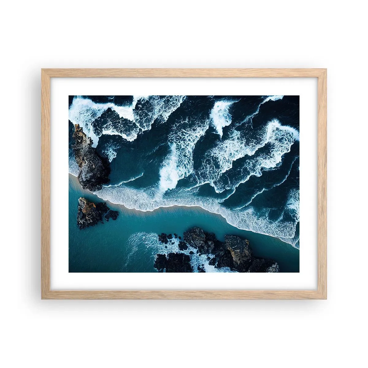 Affisch i ram av ljusek - Insvept i vågorna - 50x40 cm