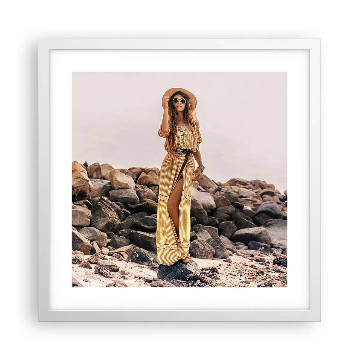 Affisch i vit ram - Stenarnas magi - 40x40 cm