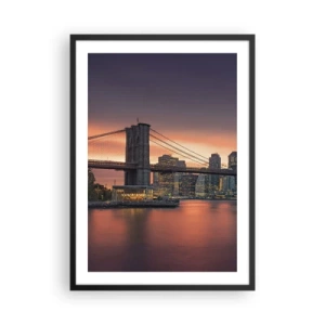 Affisch i svart ram - Brooklynbron på natten med den upplysta staden i bakgrunden - 50x70cm - Doppad i lila tystnad - Modern väggdekoration för vardagsrum och sovrum ARTTOR