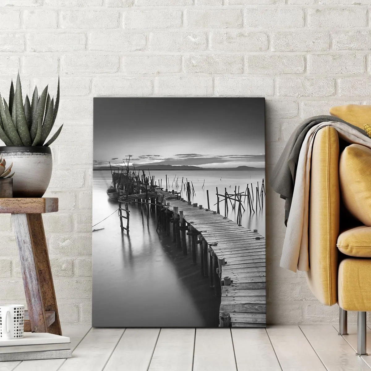 Canvastavla - Bild på duk - Den glömda strandens ro - 50x70 cm