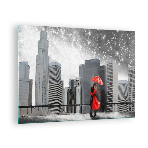 Glastavla - Bild på glas - Ett par med ett rött paraply som står framför en stadsbild på natten - 70x50cm - Människan är inte sten - Modern väggdekoration för vardagsrum och sovrum ARTTOR