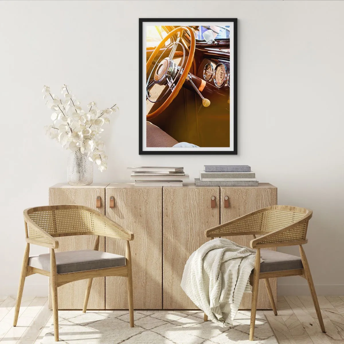 Affisch i svart ram - Interiör i en klassisk bil med ratt - 50x70cm - Smak av lyx från det förflutna - Modern väggdekoration för vardagsrum och sovrum ARTTOR