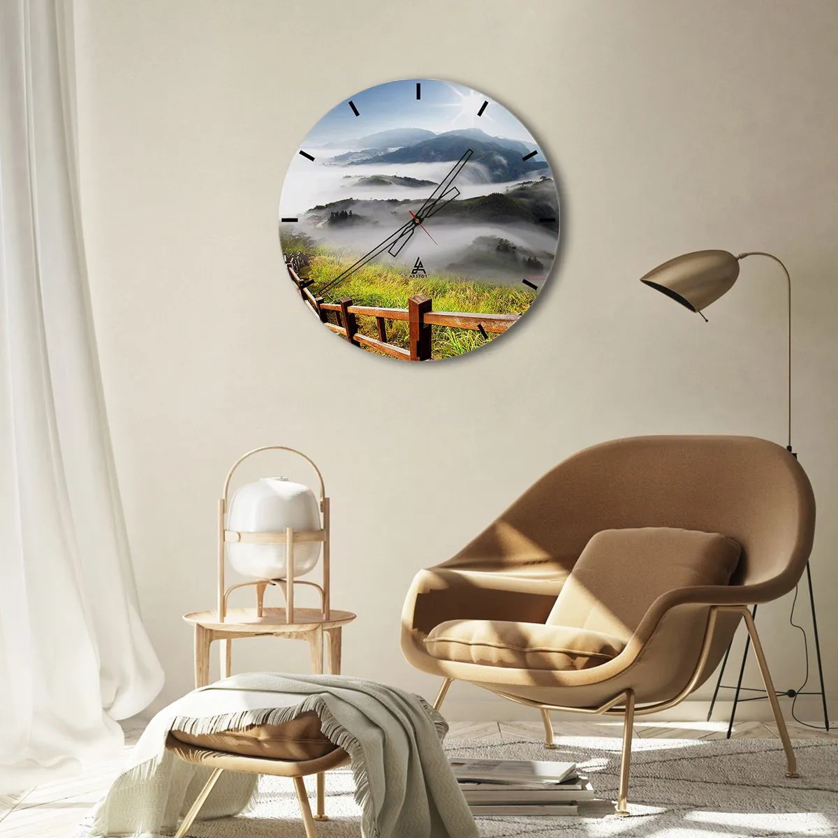 Väggklocka - Klocka på glas - Utsikt över en dimmig dal med ett trästaket - 30x30cm - Vävt av sken och dimma - Modern väggdekoration för vardagsrum, kök och sovrum ARTTOR