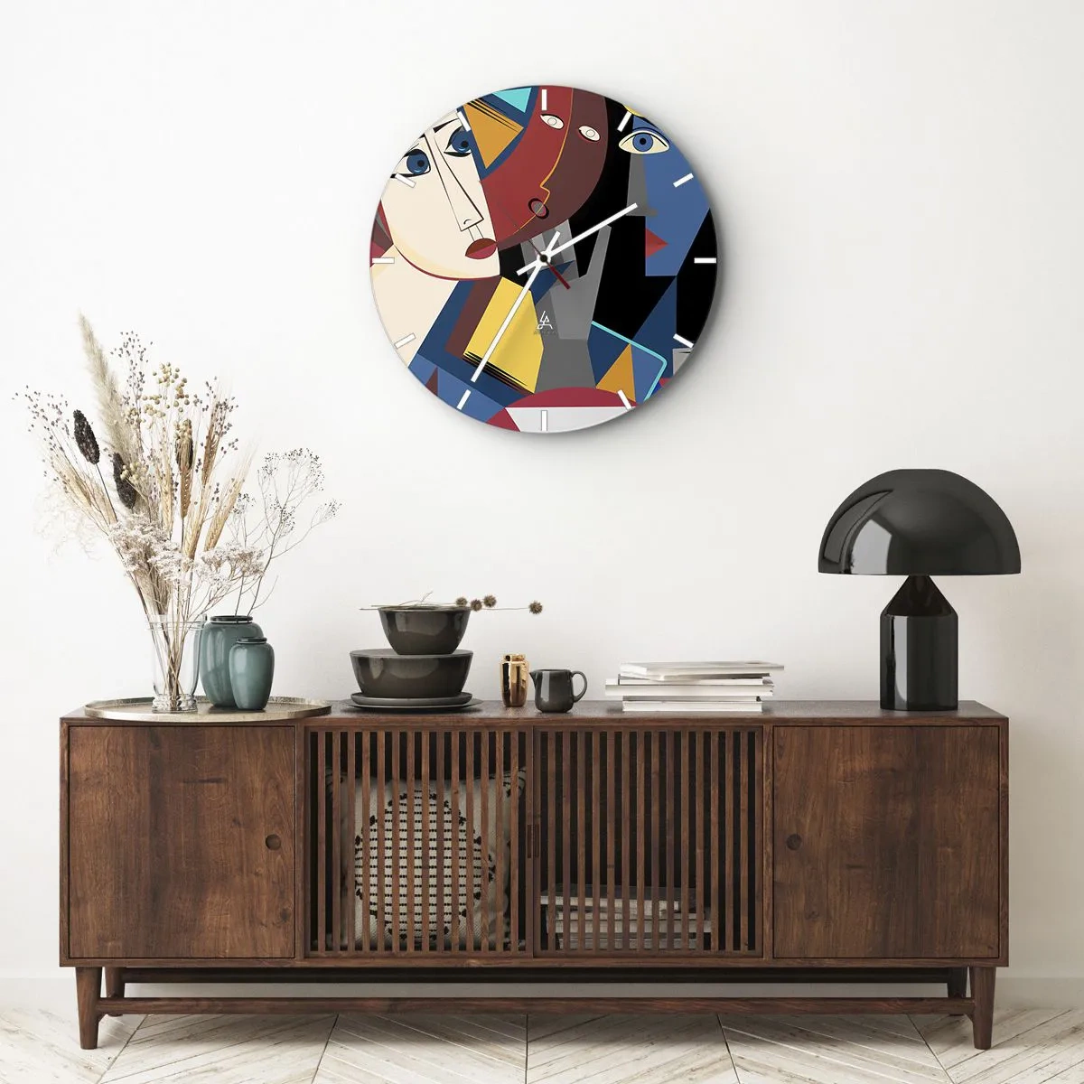 Väggklocka - Klocka på glas - Kubistiska ansikten i livfulla färger i en geometrisk komposition - 30x30cm - Kubistiskt samtal - Modern väggdekoration för vardagsrum, kök och sovrum ARTTOR