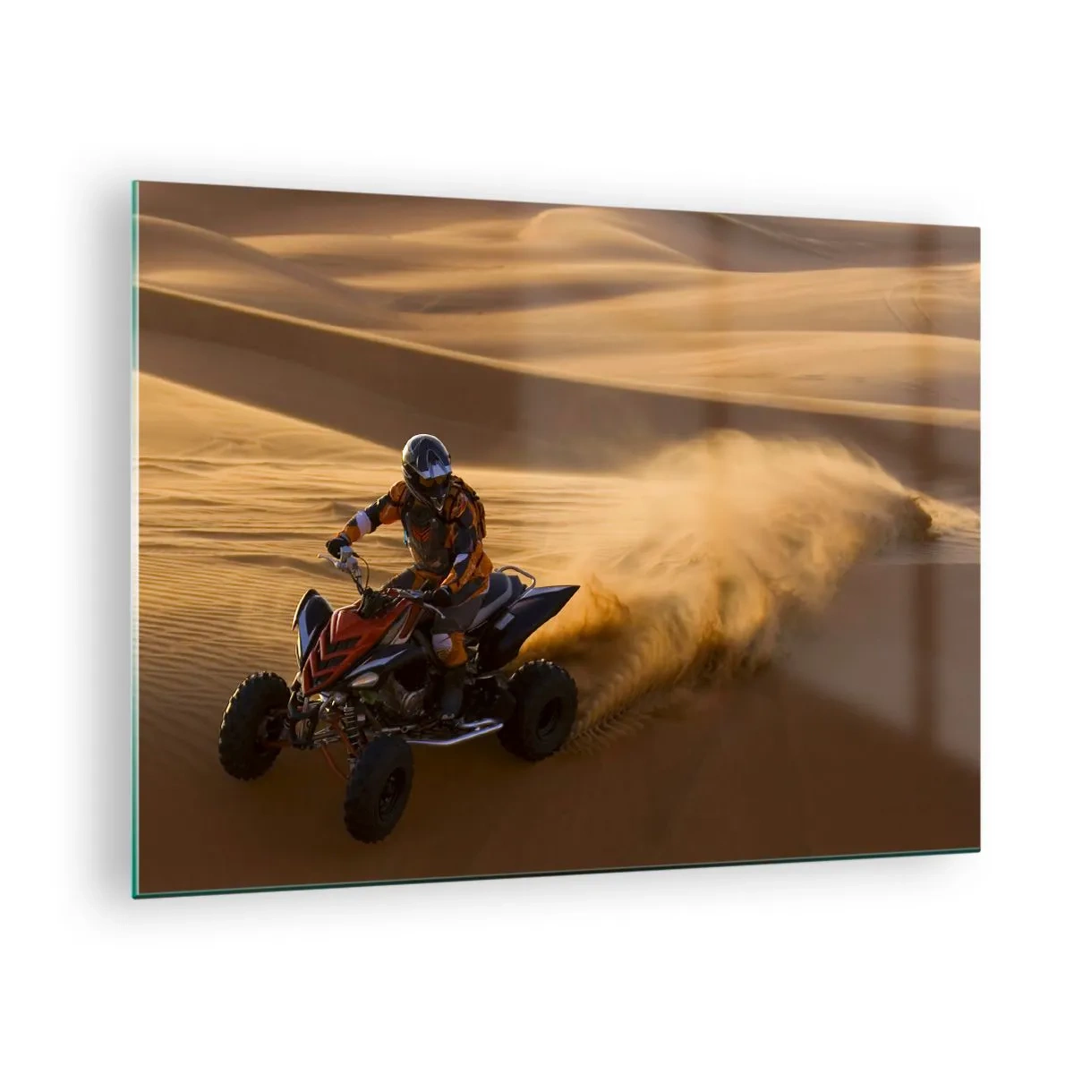 Glastavla - Bild på glas - ATV i aktion i öknen vid solnedgången - 70x50cm - På sandens vågor - Modern väggdekoration för vardagsrum och sovrum ARTTOR