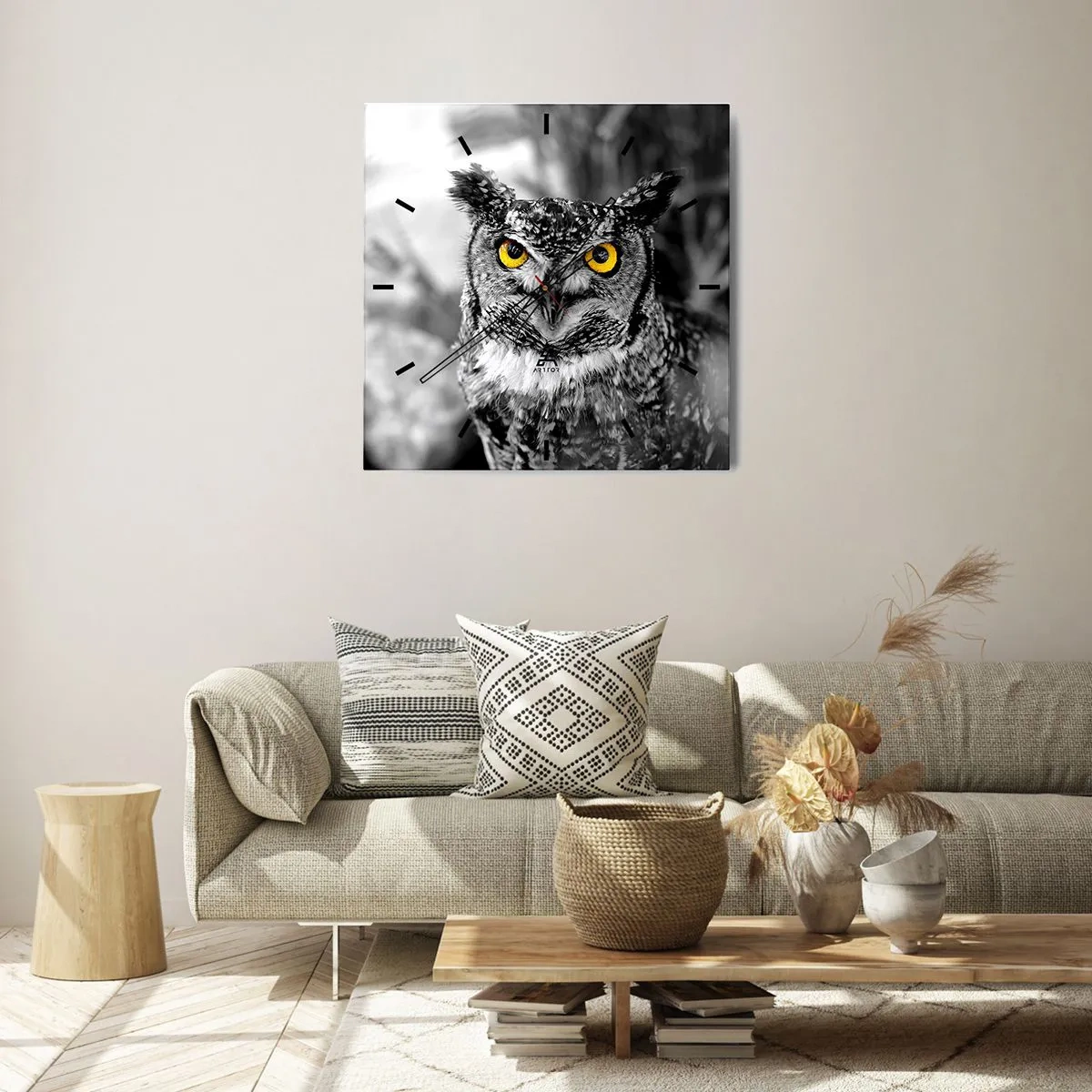 Väggklocka - Klocka på glas - Inget kommer undan - 30x30 cm