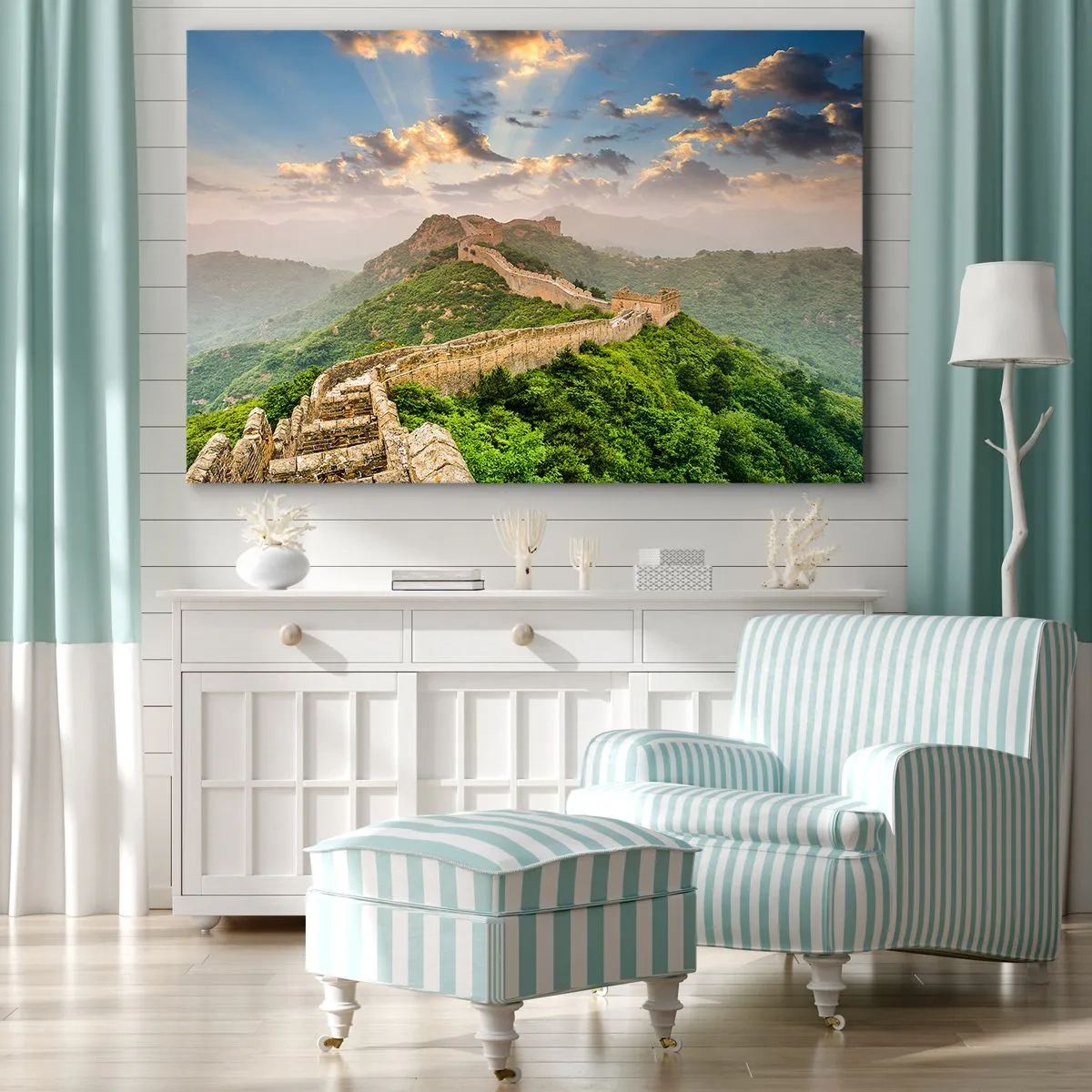 Canvastavla - Bild på duk - Kinesiska muren upplyst av solljus i ett pittoreskt landskap - 70x50cm - Tidlös storhet - Modern väggdekoration för vardagsrum och sovrum ARTTOR