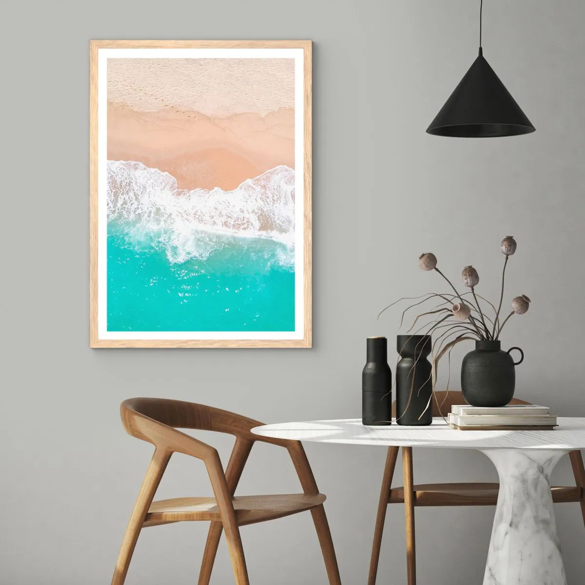 Affisch i ram av ljusek - Smekande beröring - 70x100 cm