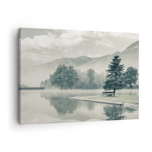 Canvastavla - Bild på duk - En pittoresk sjö med en bänk och dimma i bakgrunden - 70x50cm - Sjön sover fortfarande - Modern väggdekoration för vardagsrum och sovrum ARTTOR