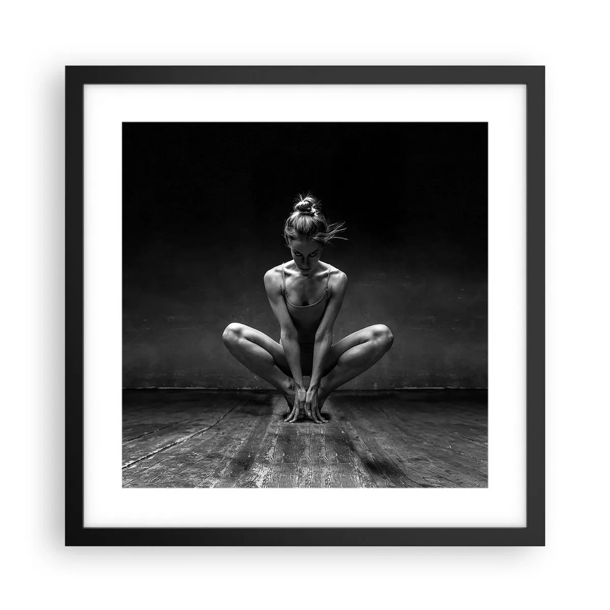 Affisch i svart ram - Koncentrerad dansenergi - 40x40 cm