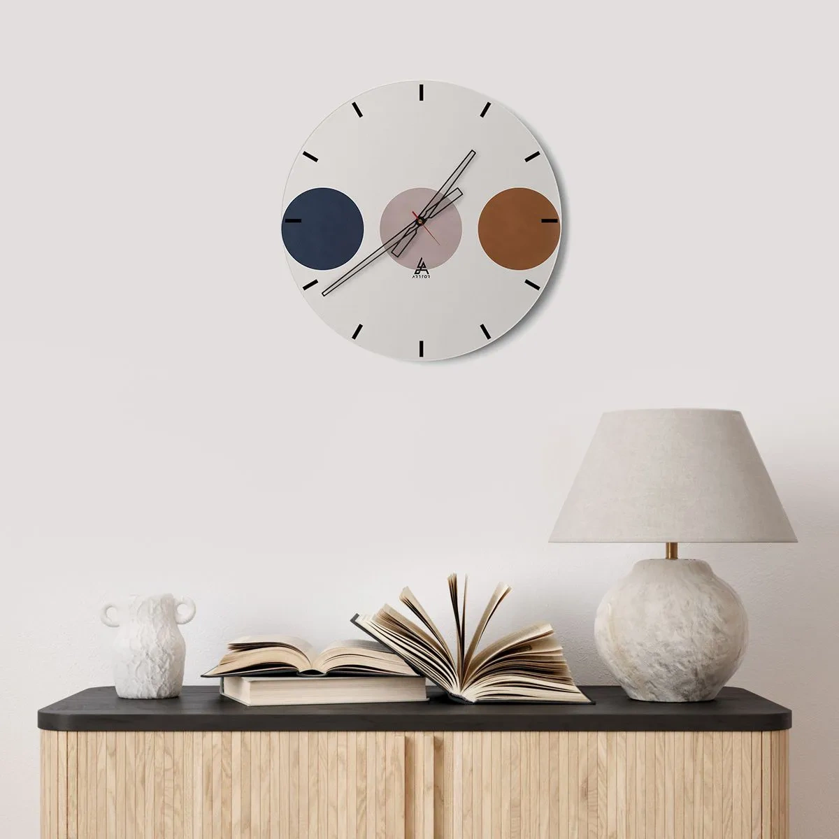 Väggklocka - Klocka på glas - En minimalistisk klocka med cirklar i olika färger. - 30x30cm - Perfektionens symbol - Modern väggdekoration för vardagsrum, kök och sovrum ARTTOR