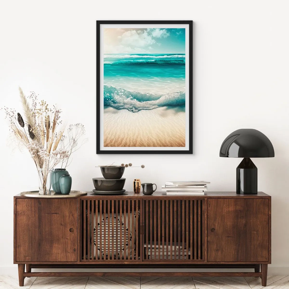 Affisch i svart ram - Turkosa vågor som slår mot den gyllene sanden på stranden - 50x70cm - Lugnet i havet - Modern väggdekoration för vardagsrum och sovrum ARTTOR