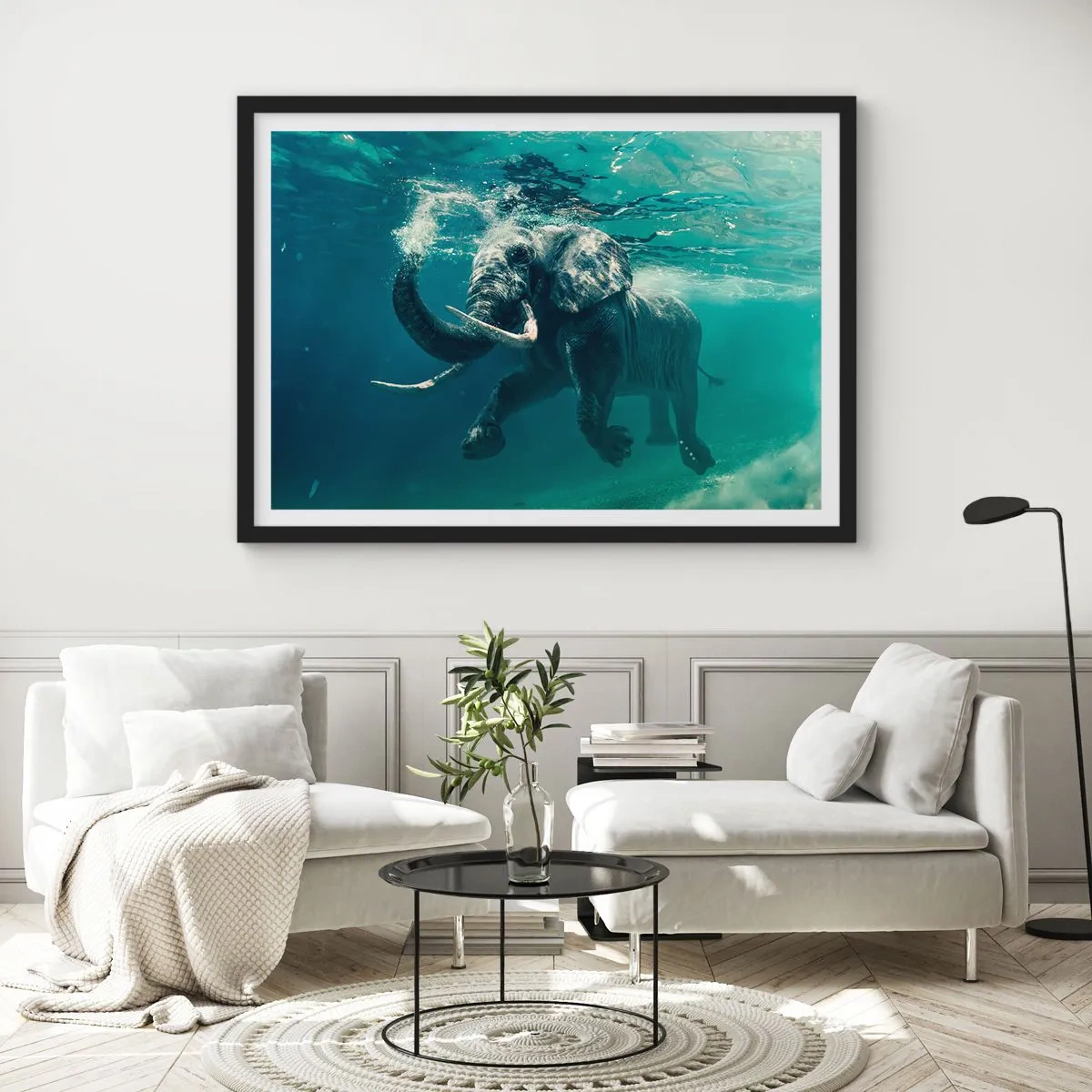 Affisch i svart ram - Alla tycker om att simma - 70x50 cm