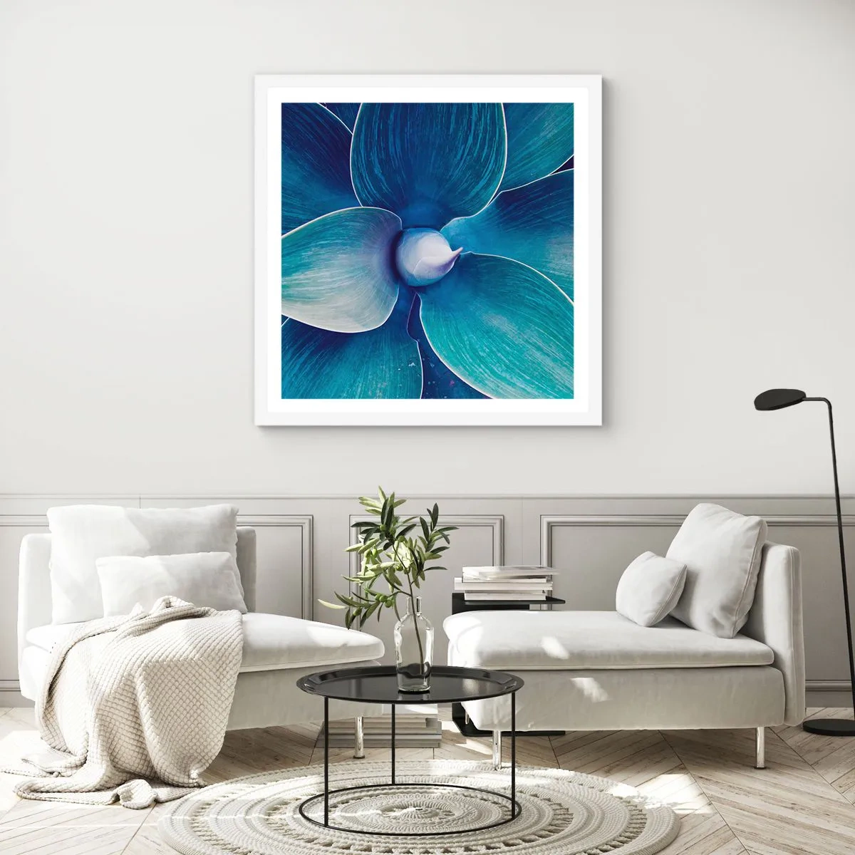 Affisch i vit ram - Blått från himlen - 40x40 cm