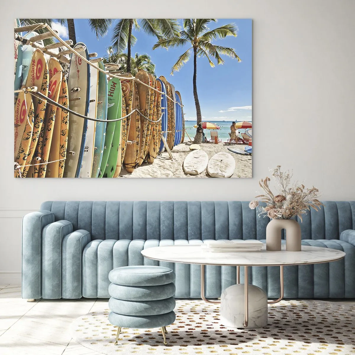 Glastavla - Bild på glas - Färgglada surfbrädor på en tropisk strand - 70x50cm - Solig lek - Modern väggdekoration för vardagsrum och sovrum ARTTOR