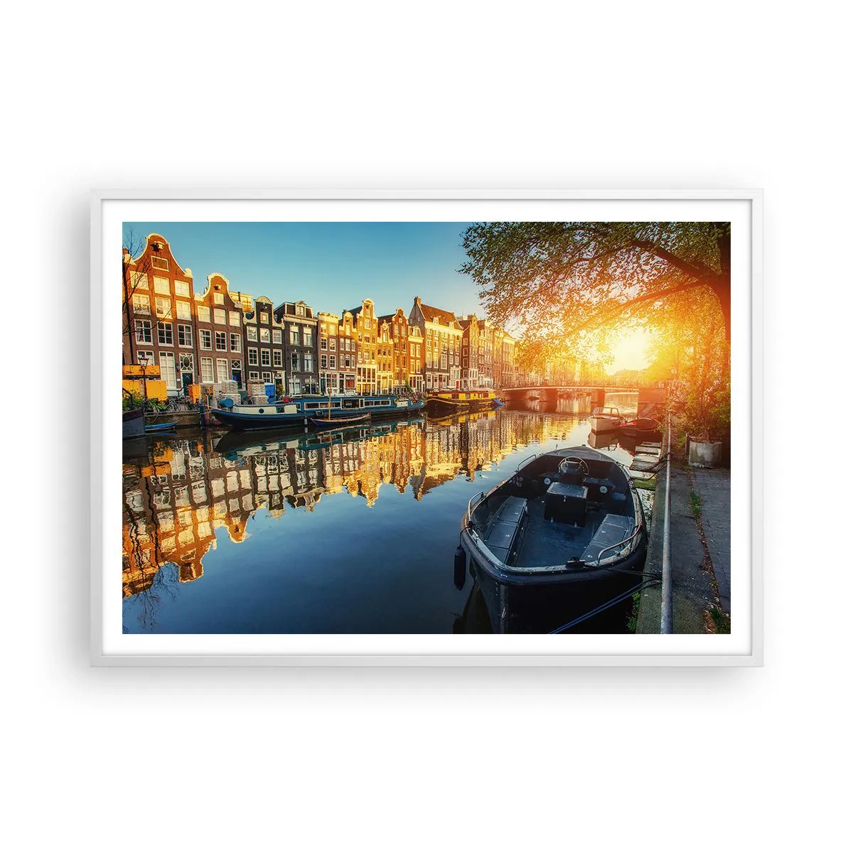 Affisch i vit ram - En morgon i Amsterdam - 100x70 cm