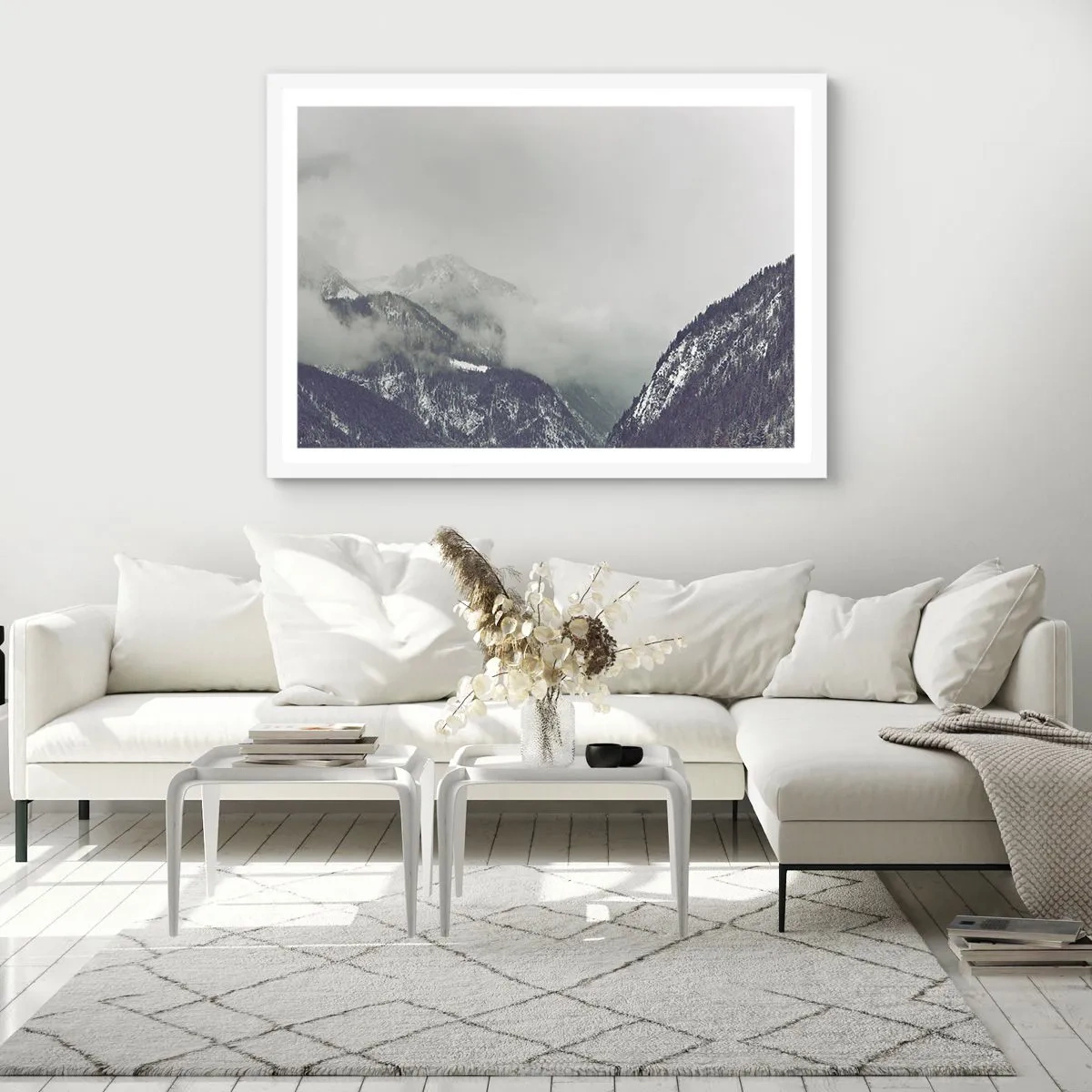Affisch i vit ram - Dimmig dal - 70x50 cm