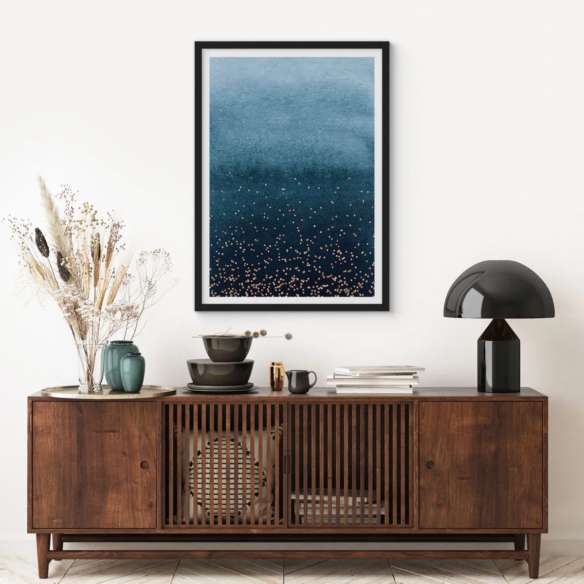 Affisch i svart ram - Blå toning med guldfärgade accenter - 50x70cm - Komposition – blåa faser - Modern väggdekoration för vardagsrum och sovrum ARTTOR