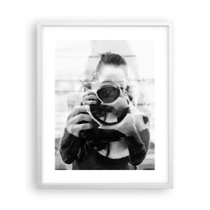 Affisch i vit ram - Skapare och material - 40x50 cm