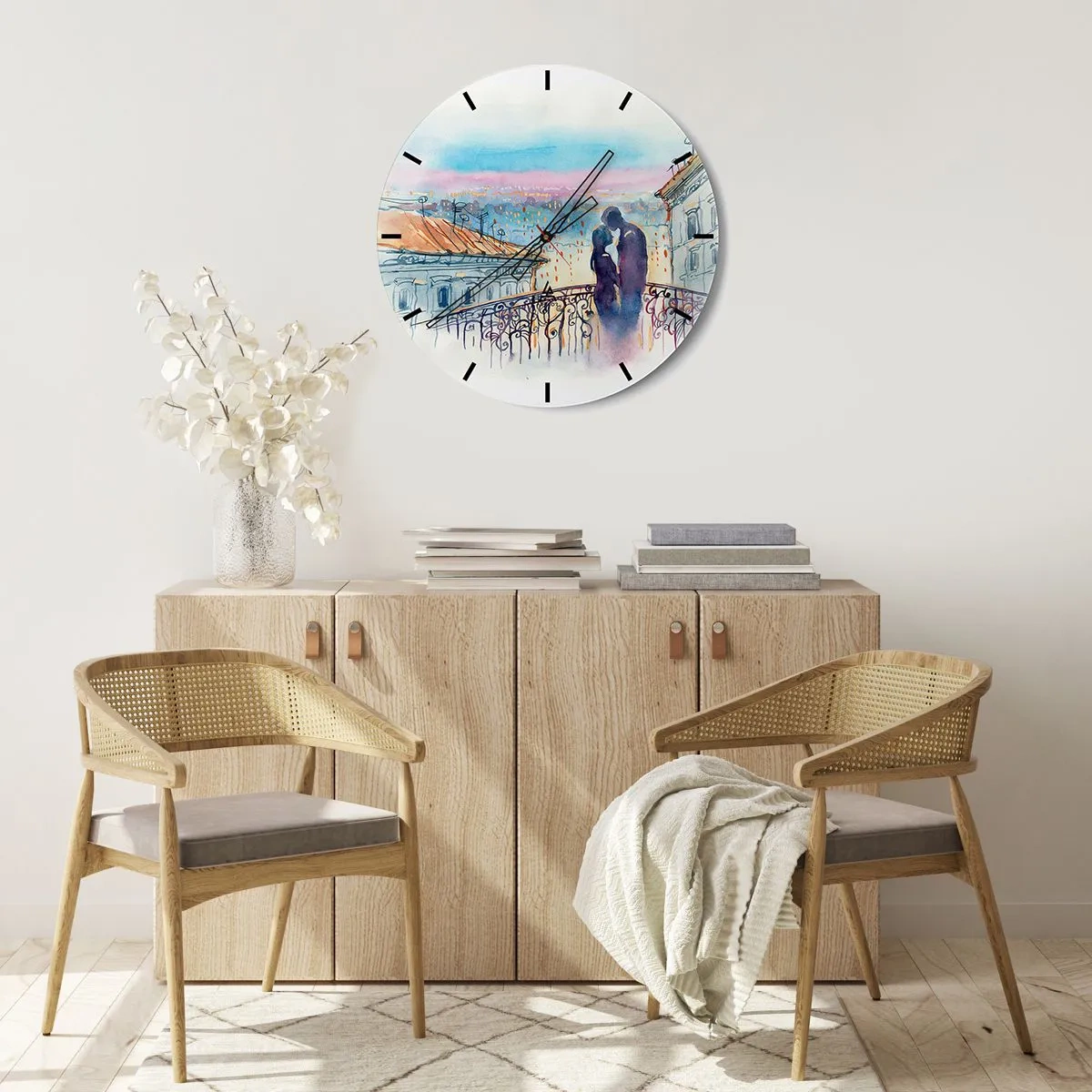Väggklocka - Klocka på glas - Romantiskt par på en balkong med utsikt över staden - 30x30cm - Älskare i Paris - Modern väggdekoration för vardagsrum, kök och sovrum ARTTOR