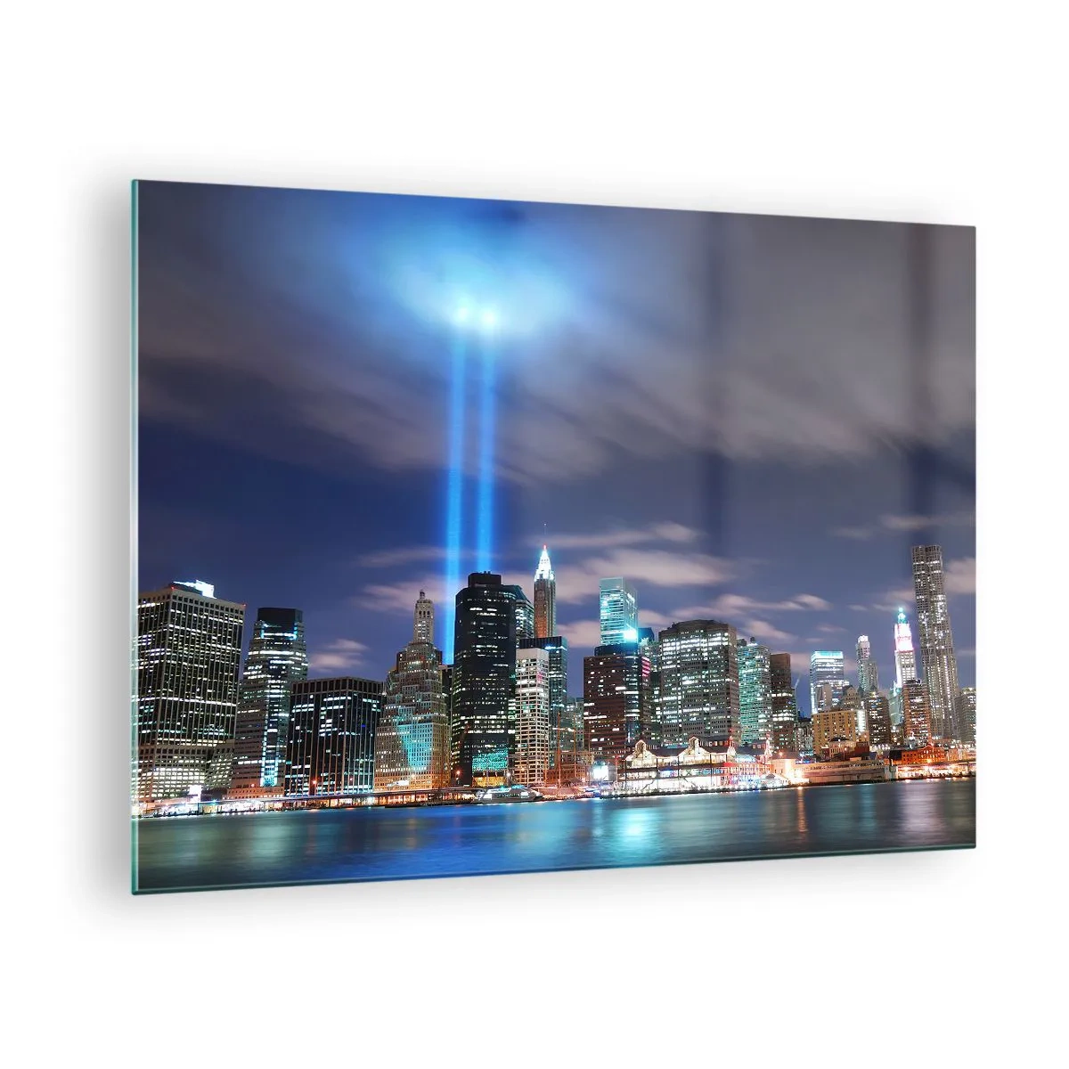 Glastavla - Bild på glas - Kvällspanorama över staden med spotlights - 70x50cm - Nå himlen med ljuset - Modern väggdekoration för vardagsrum och sovrum ARTTOR