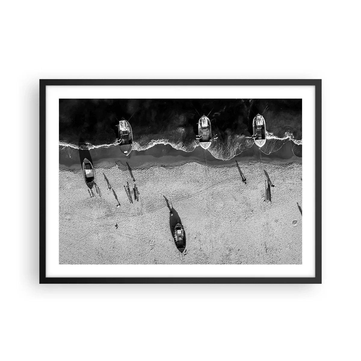 Affisch i svart ram - Fortfarande på stranden... - 70x50 cm