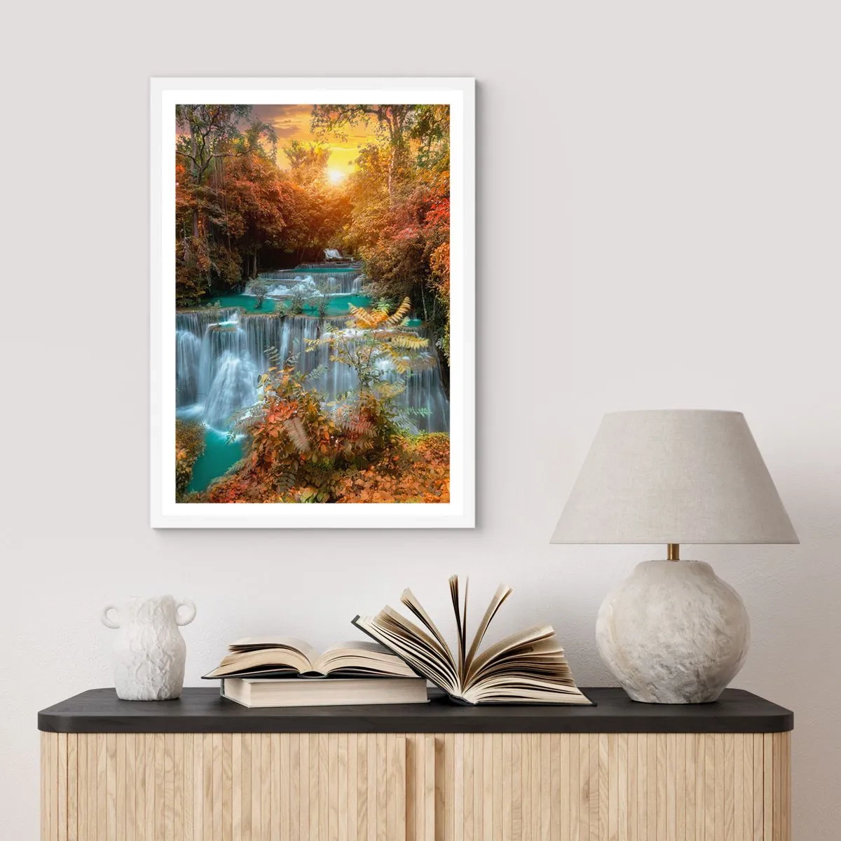 Affisch i vit ram - Skogens skatt - 70x100 cm