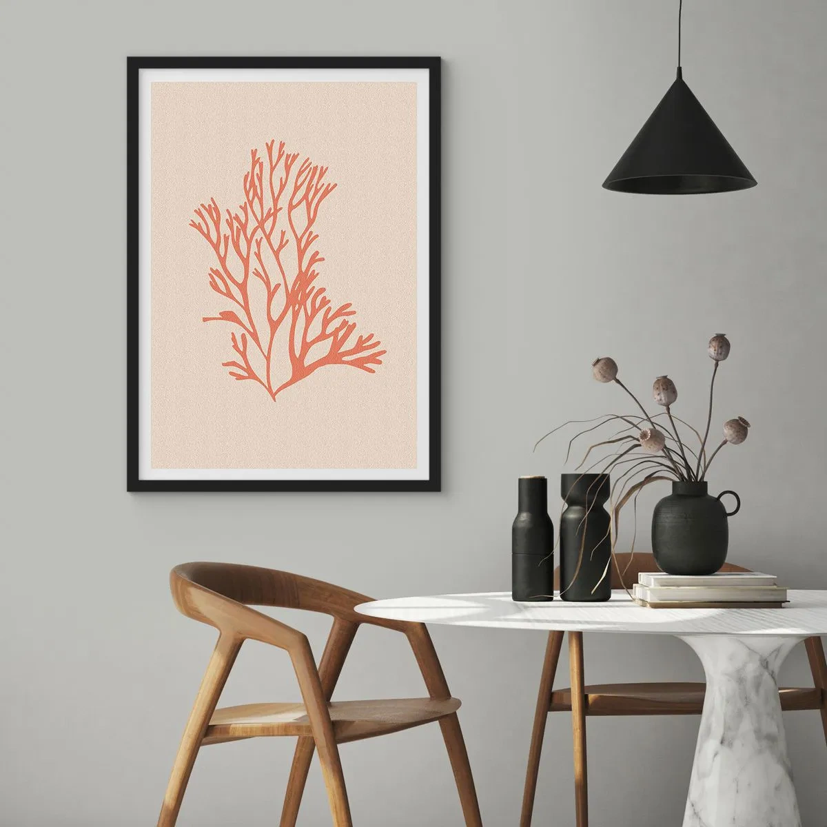 Affisch i svart ram - En delikat illustration av korall mot en ljus bakgrund - 50x70cm - Filigran av korall - Modern väggdekoration för vardagsrum och sovrum ARTTOR